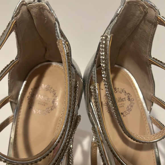 L Miller silver pump - Picture 8 of 16